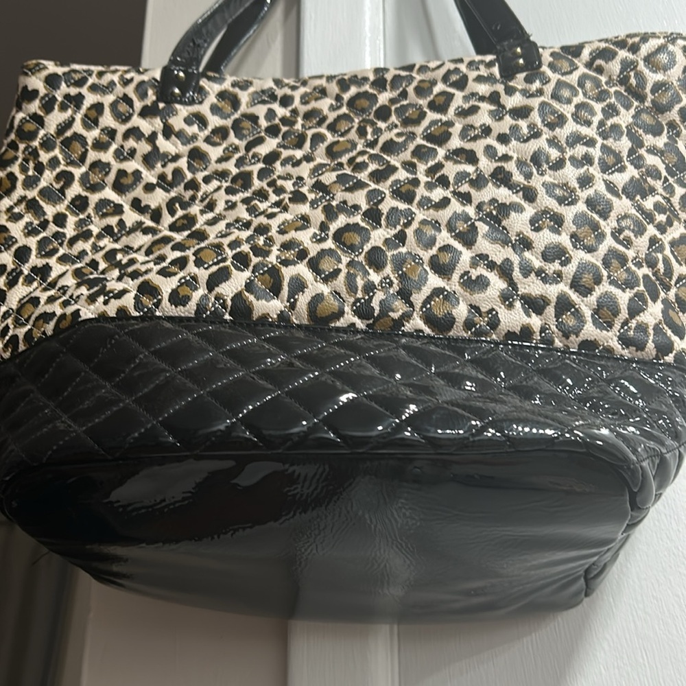 Betsy Johnson Rare Large Leopard Print Tote Bag w/ Black Accents and Bow Tie NEW - Picture 8 of 14